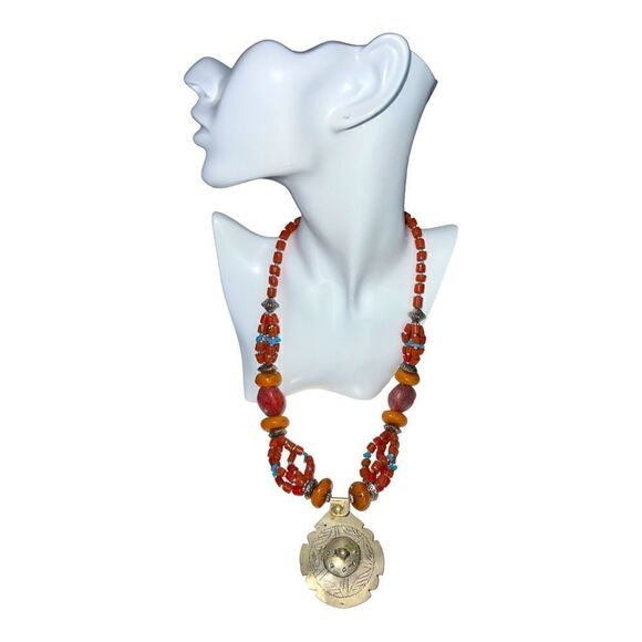 Handmade Exotic Vintage Rustic Metal Silver Pleated Medallion Necklace. - Picture 1 of 3